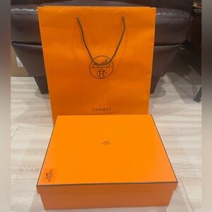 Hermes store bag and box